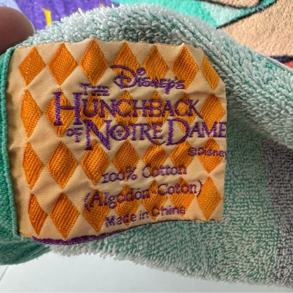 VTG Disney The Hunchback of Notre Dame Bath Beach Towel Cotton 58x28‎ 1990s